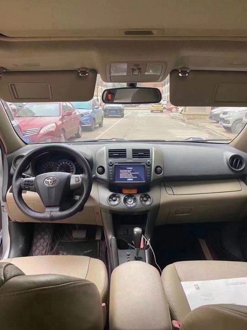 青島12年豐田RAV44