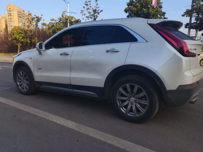 臺州20年凱迪拉克XT44