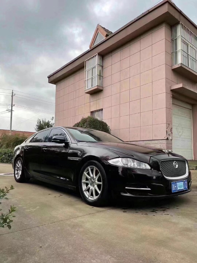 青島13年捷豹XJ8