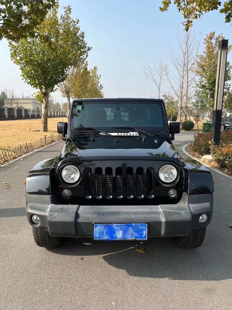 新鄉16年Jeep牧馬人9