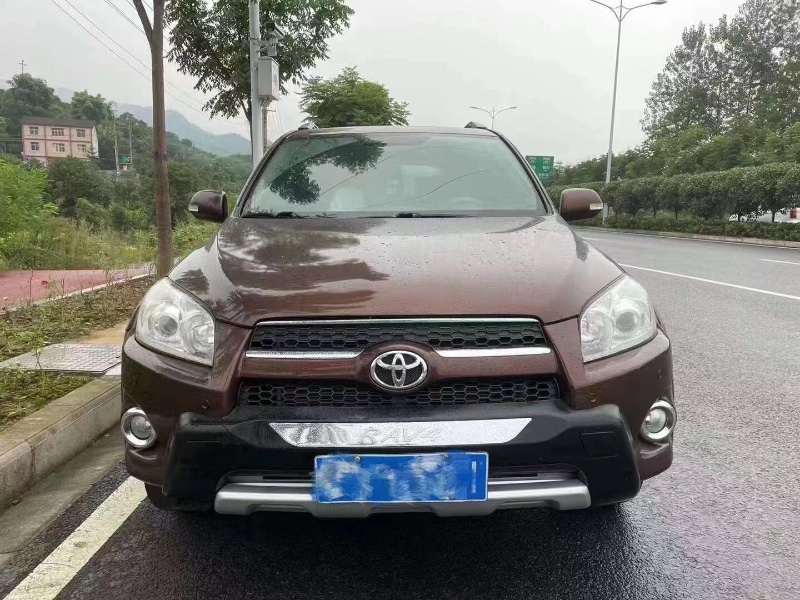 孝感13年豐田RAV48
