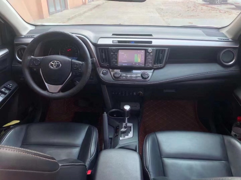 威海19年豐田RAV4榮放4