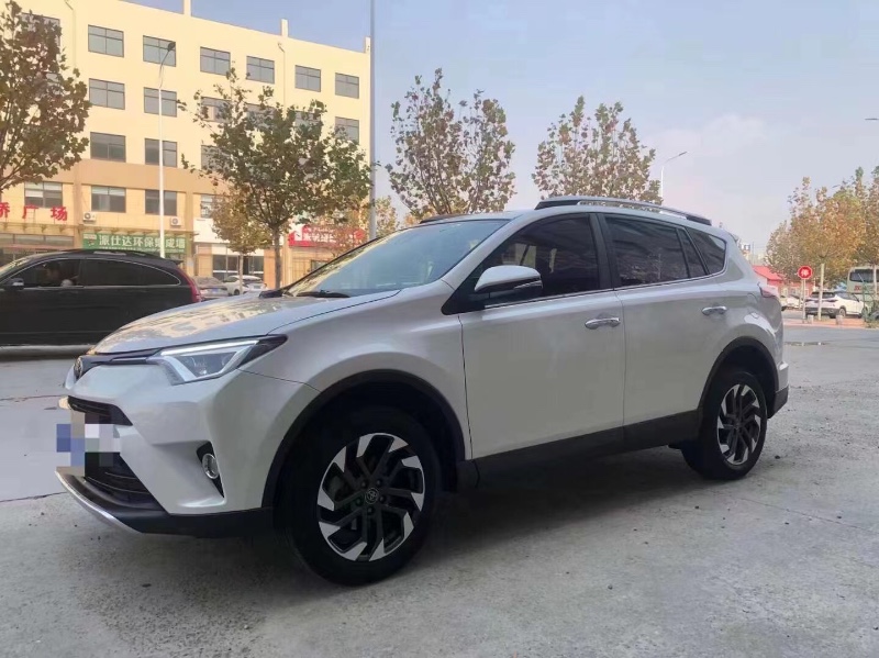 威海19年豐田RAV4榮放3