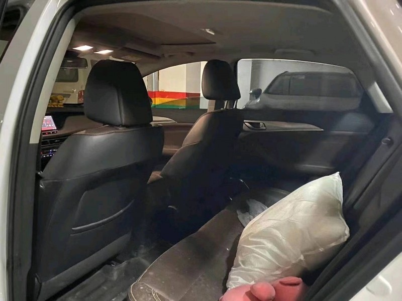 重慶19年長安汽車逸動4