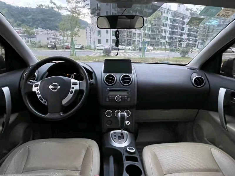 广州12年日产逍客7