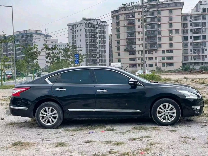 广州15年日产天籁5