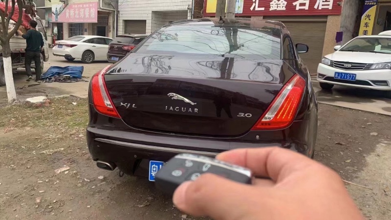 益陽13年捷豹XJL5