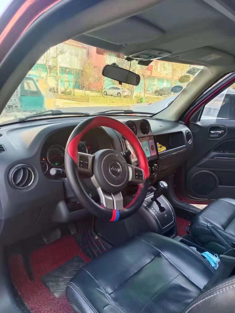 銅陵13年Jeep自由光3