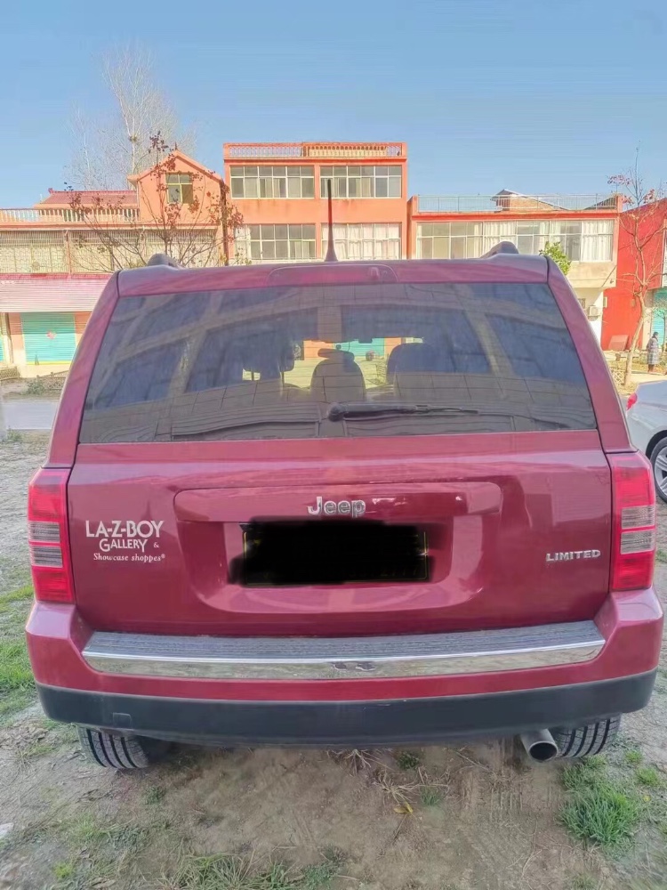 銅陵13年Jeep自由光5