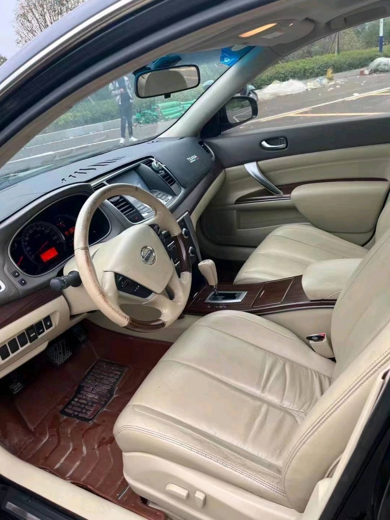 宜昌10年日產天籟7