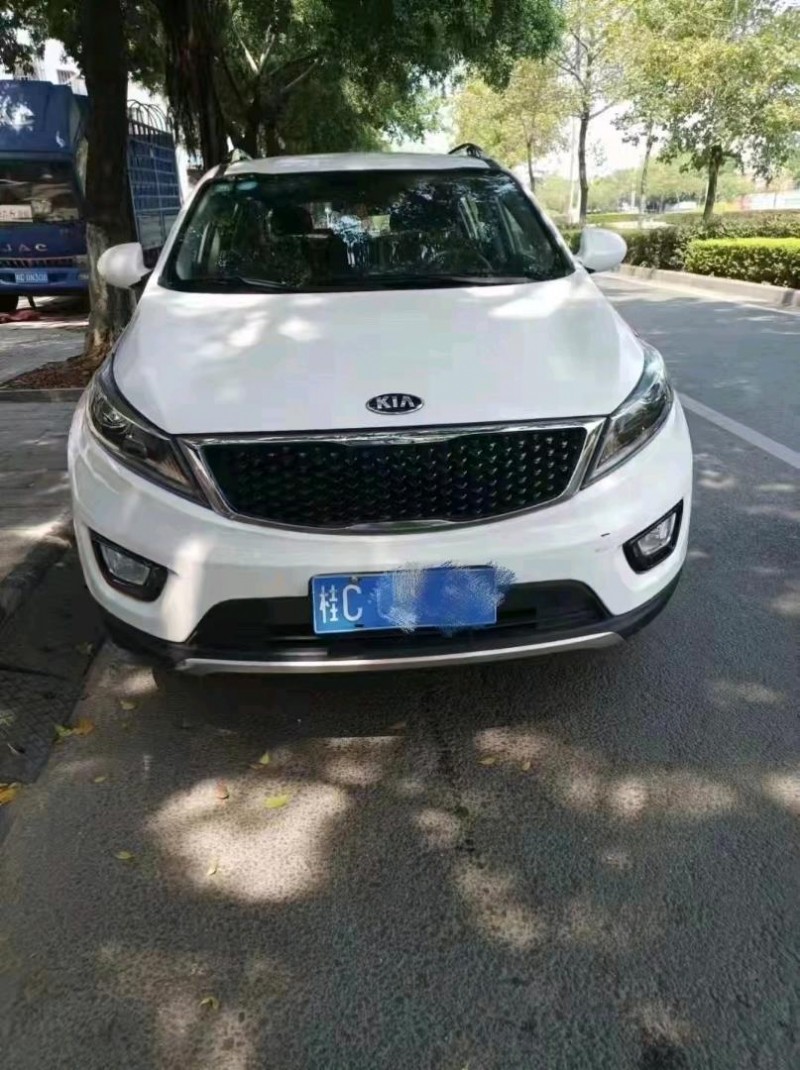 南寧17年起亞智跑6