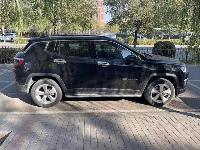 包頭17年Jeep指南者4