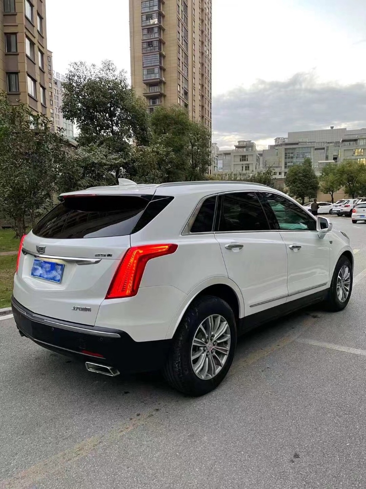 巢湖16年凱迪拉克XT58