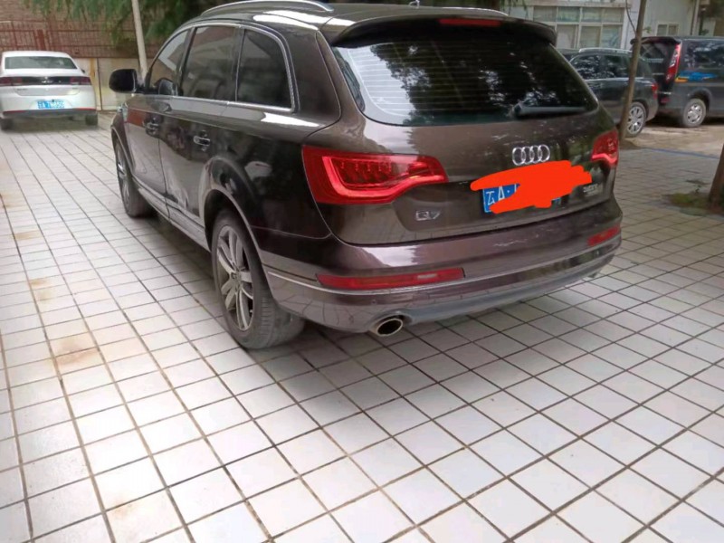 保山12年奧迪Q78