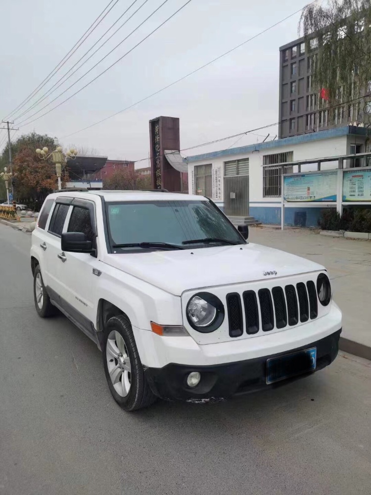 日照12年Jeep自由客3