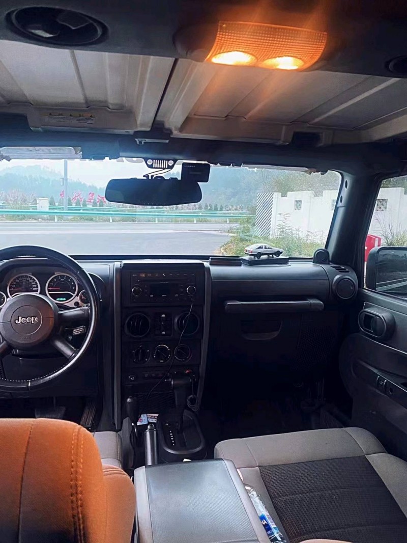 安順11年Jeep牧馬人9