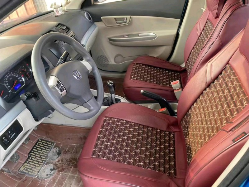 濟寧14年長安汽車悅翔V54