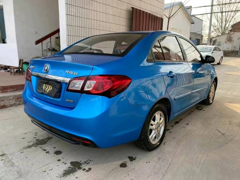 濟寧14年長安汽車悅翔V56