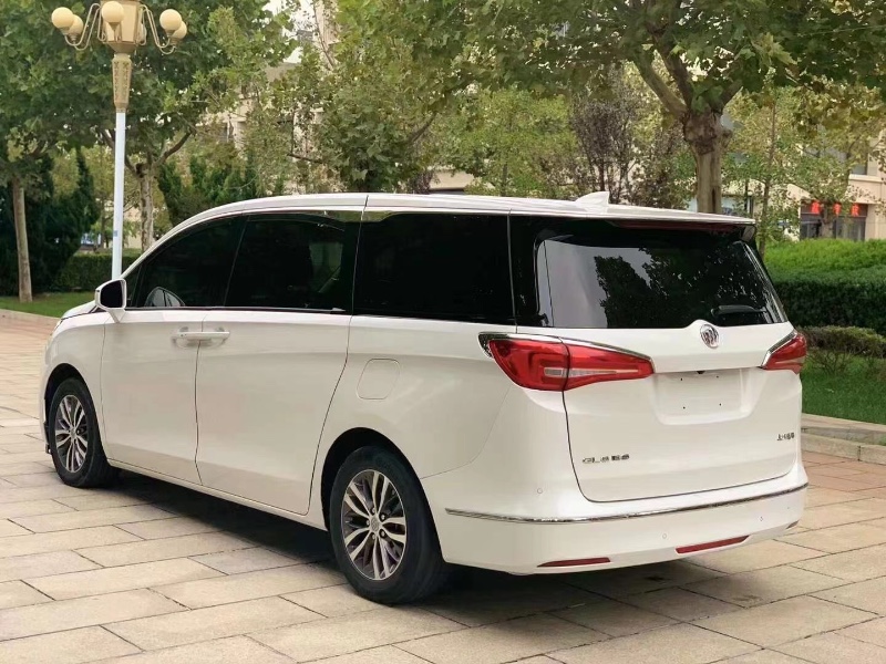 泰安18年別克GL88