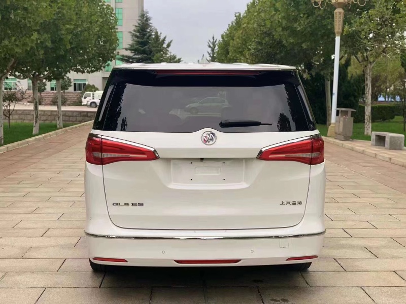 泰安18年別克GL86