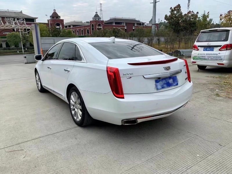 咸寧17年凱迪拉克XTS8