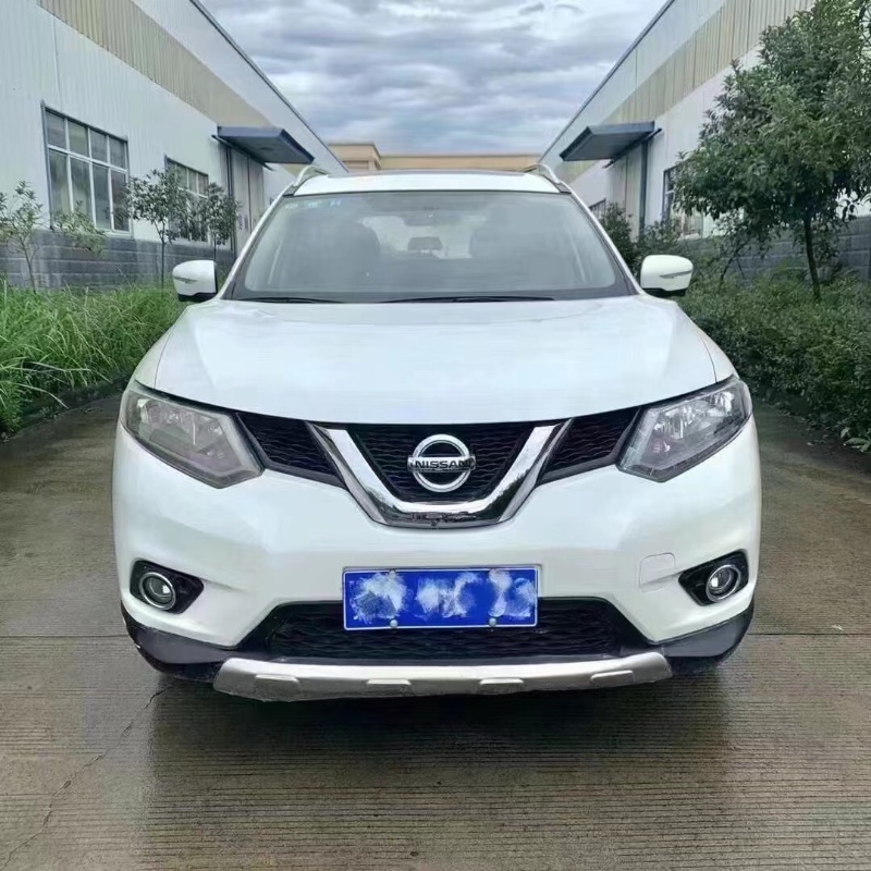荊門17年日產奇駿1