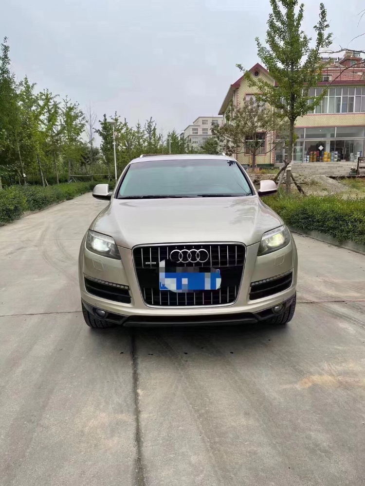 濟寧13年奧迪Q71
