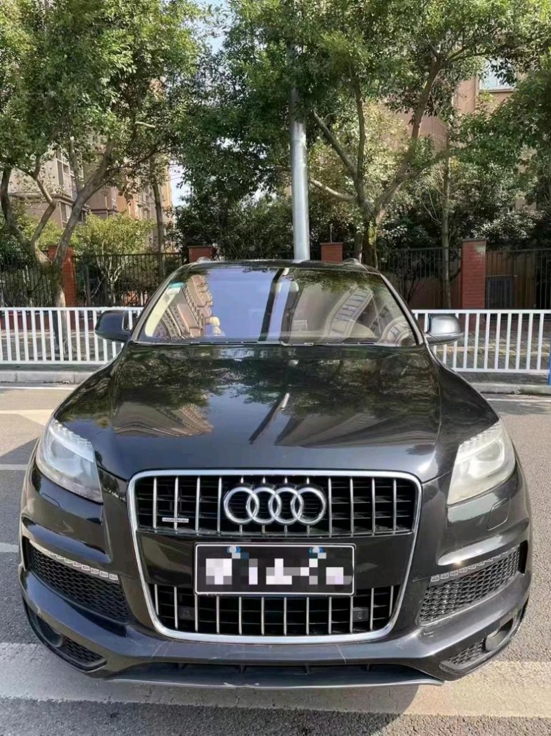 重慶13年奧迪Q77