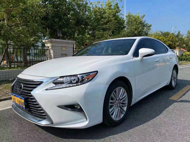 中山17年雷克萨斯ES4