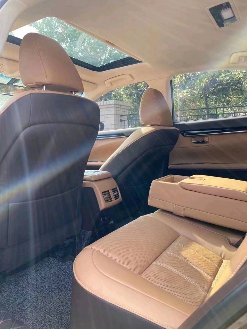 中山17年雷克萨斯ES6