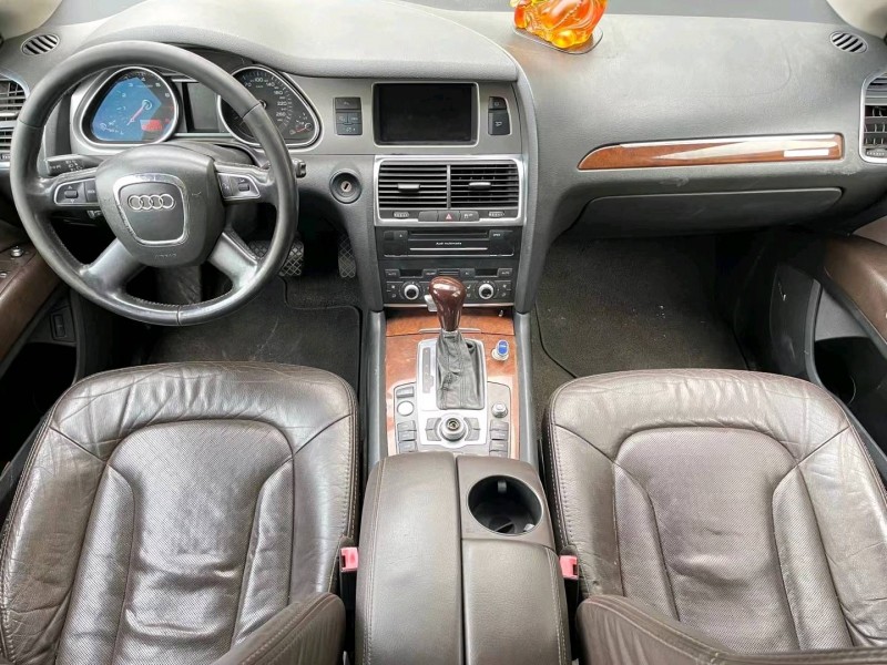 济宁11年奥迪Q78