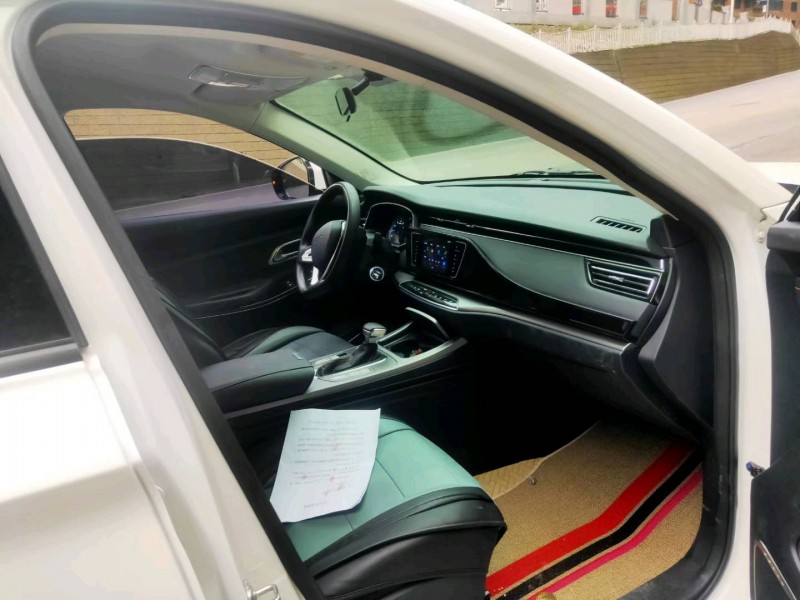 貴陽20年長安汽車歐尚4