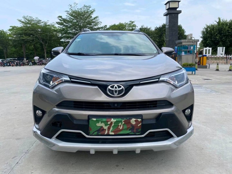 東莞17年豐田RAV4榮放1