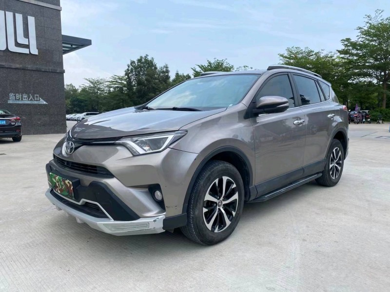 東莞17年豐田RAV4榮放3