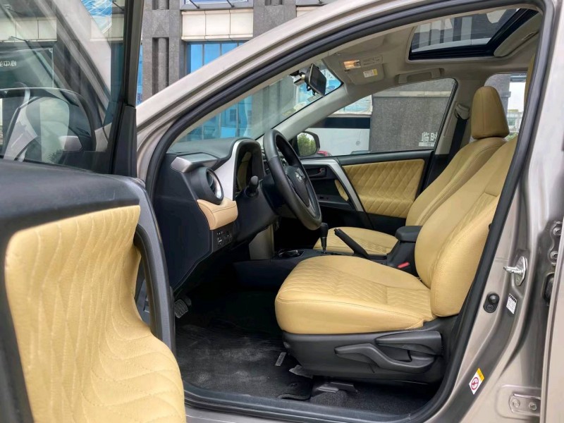東莞17年豐田RAV4榮放7