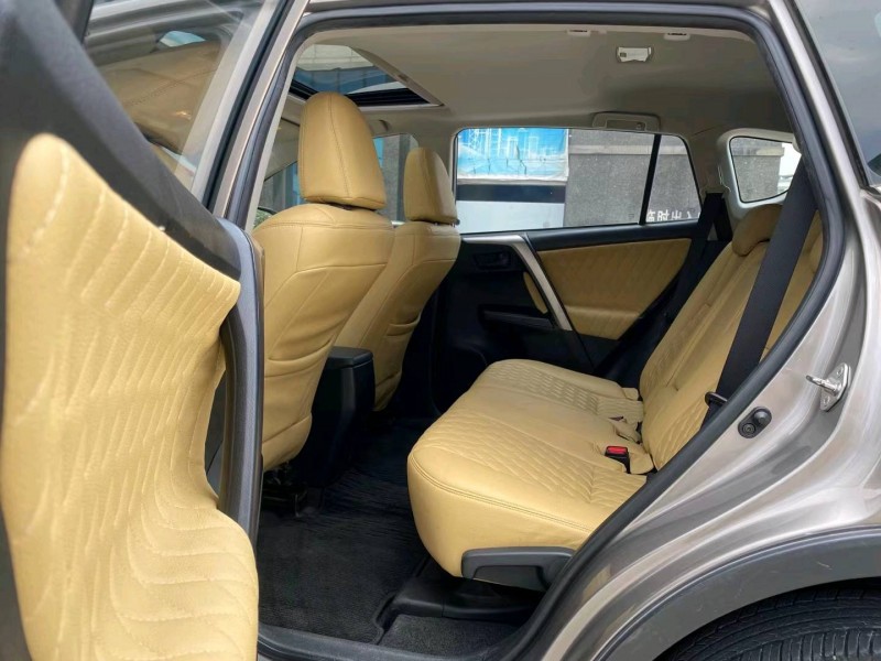 東莞17年豐田RAV4榮放6