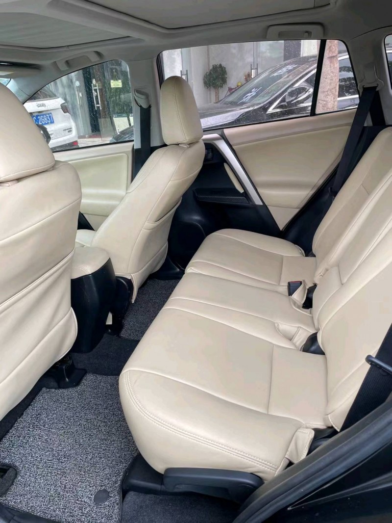 廣州14年豐田RAV4榮放8