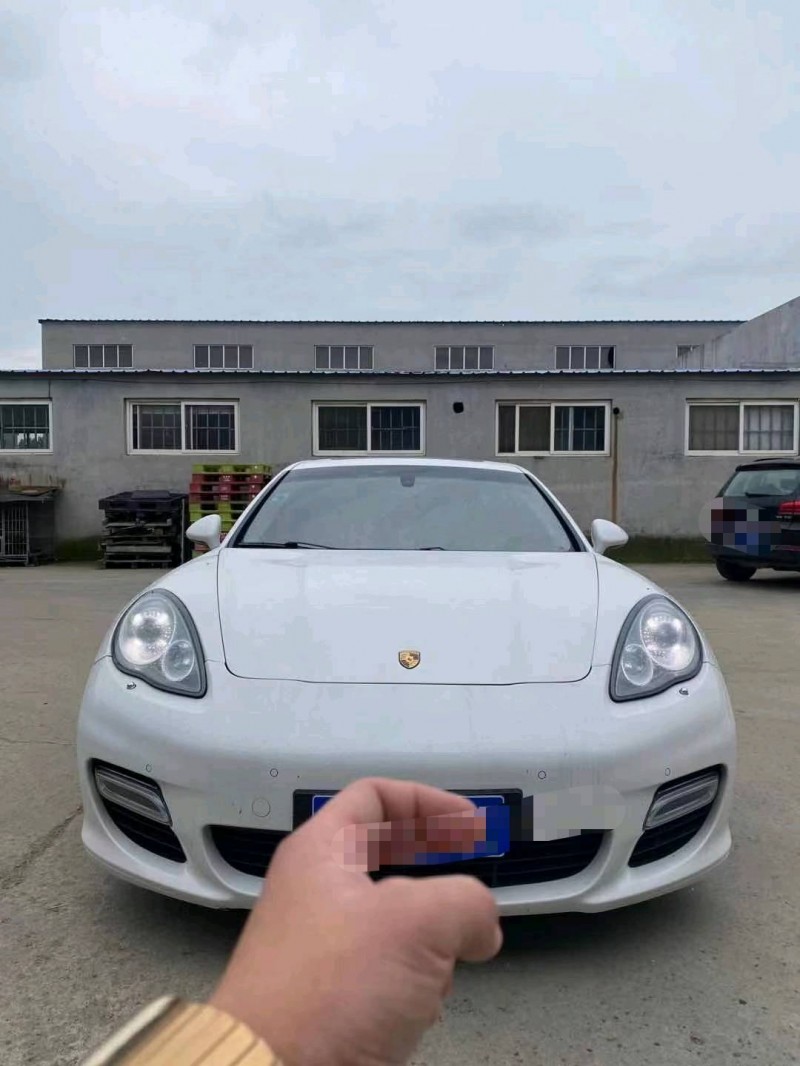 青島10年保時捷帕拉梅拉1