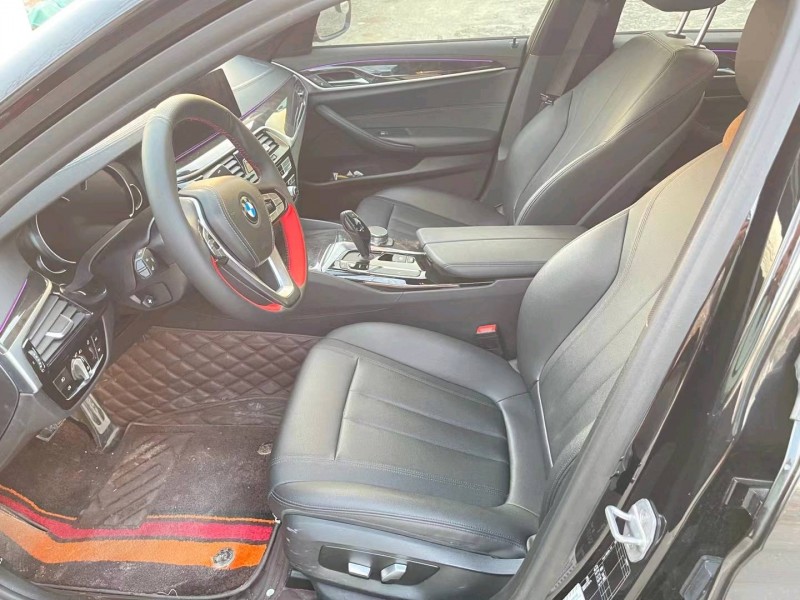 济宁18年宝马5系8