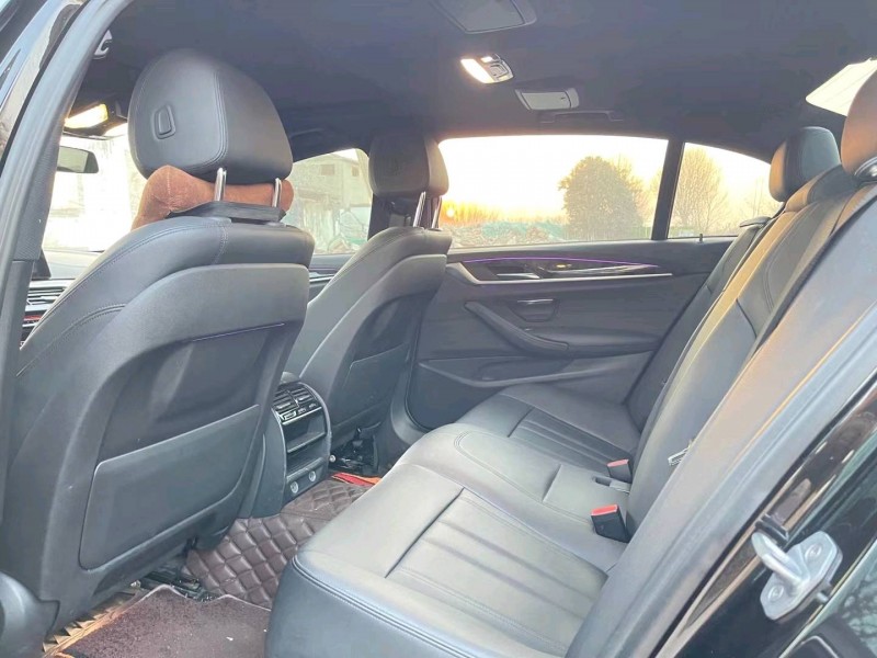 济宁18年宝马5系9