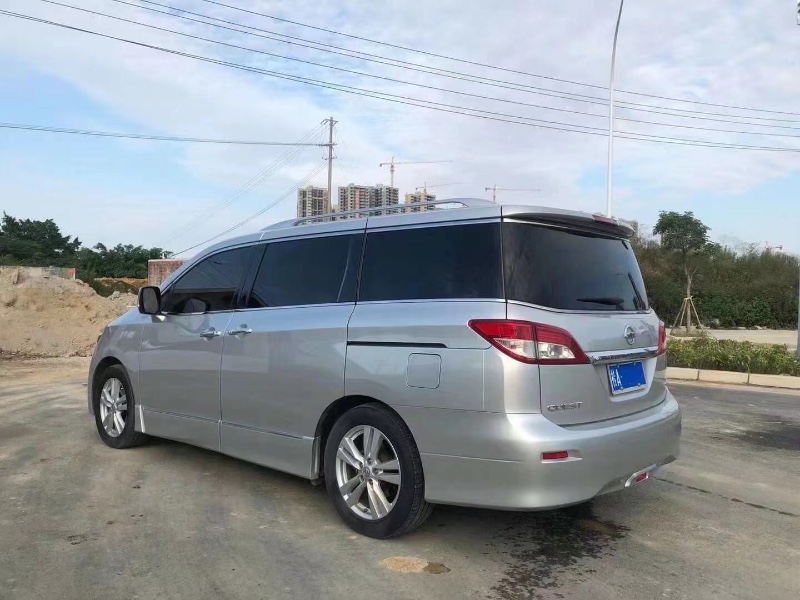 南寧15年日產貴士9