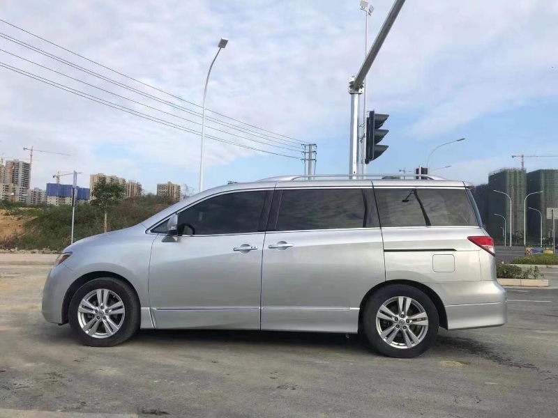 南寧15年日產貴士8