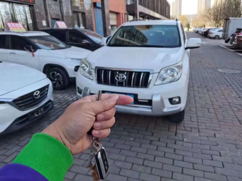 枣庄11年丰田普拉多1