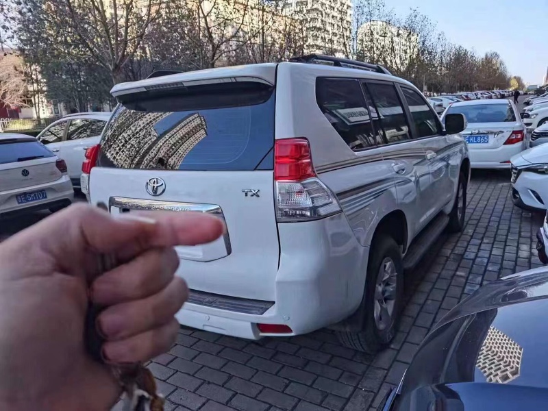 枣庄11年丰田普拉多3