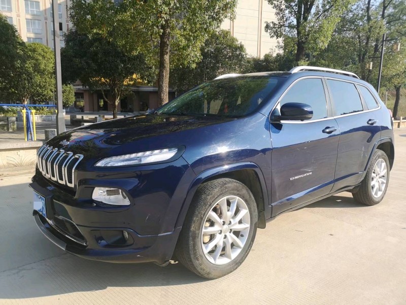 株洲17年Jeep自由光2
