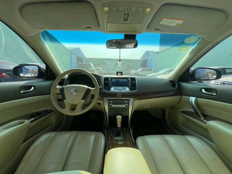 青岛12年日产天籁6