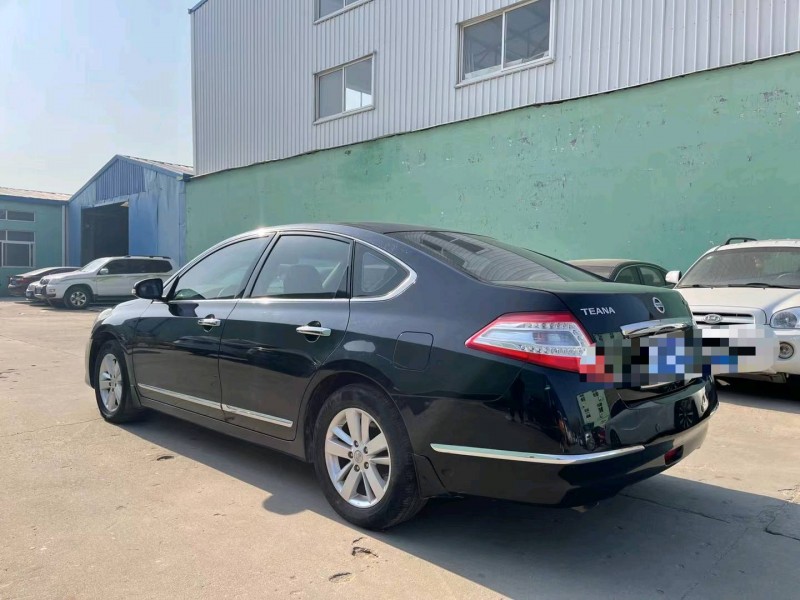 青岛12年日产天籁7