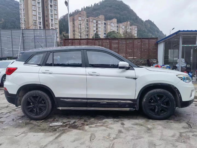 貴陽14年長安汽車CS757
