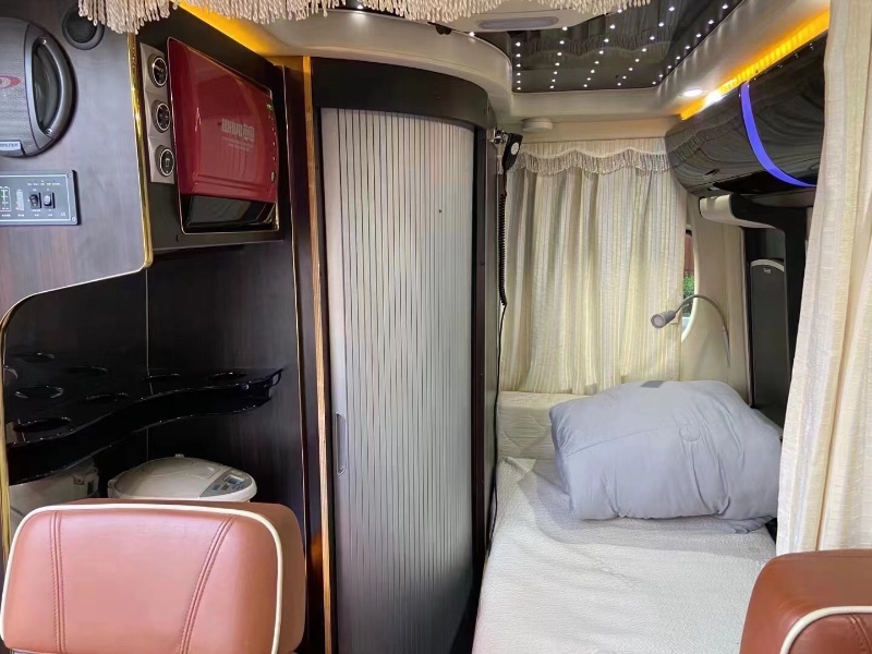 东营14年奔驰斯宾特3