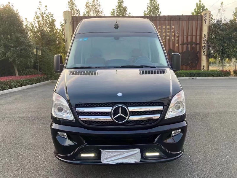 东营14年奔驰斯宾特1